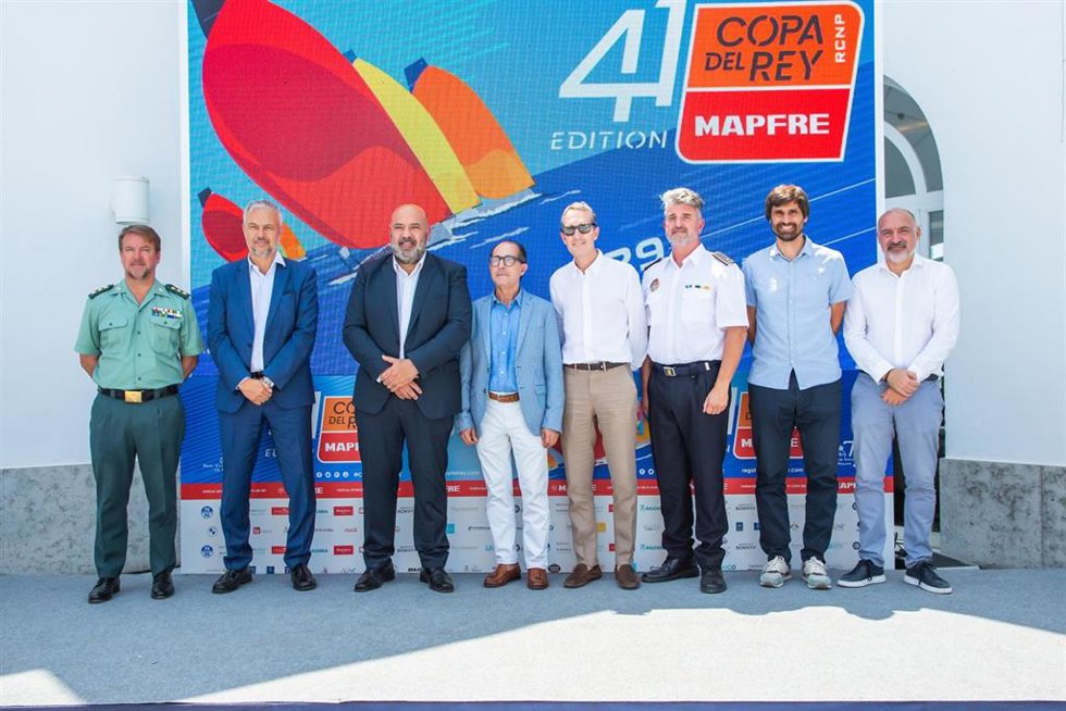 Alejandro Hernández, Joaquim Miró, Jaime Martínez, Emerico Fuster, Jorge Nasarre, Guillem Mascaró, Carles Gonyalons y Andreu Serra en la presentación de la Copa del Rey MAPFRE de vela