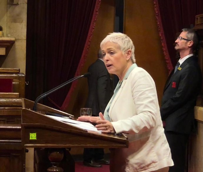 La portavoz de Cs en el Parlament, Anna Grau, en la tribuna.