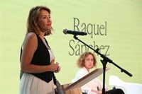 Raquel Sánchez y Capella celebran que Barcelona "volverá a ser" capital de la arquitectura en 2026