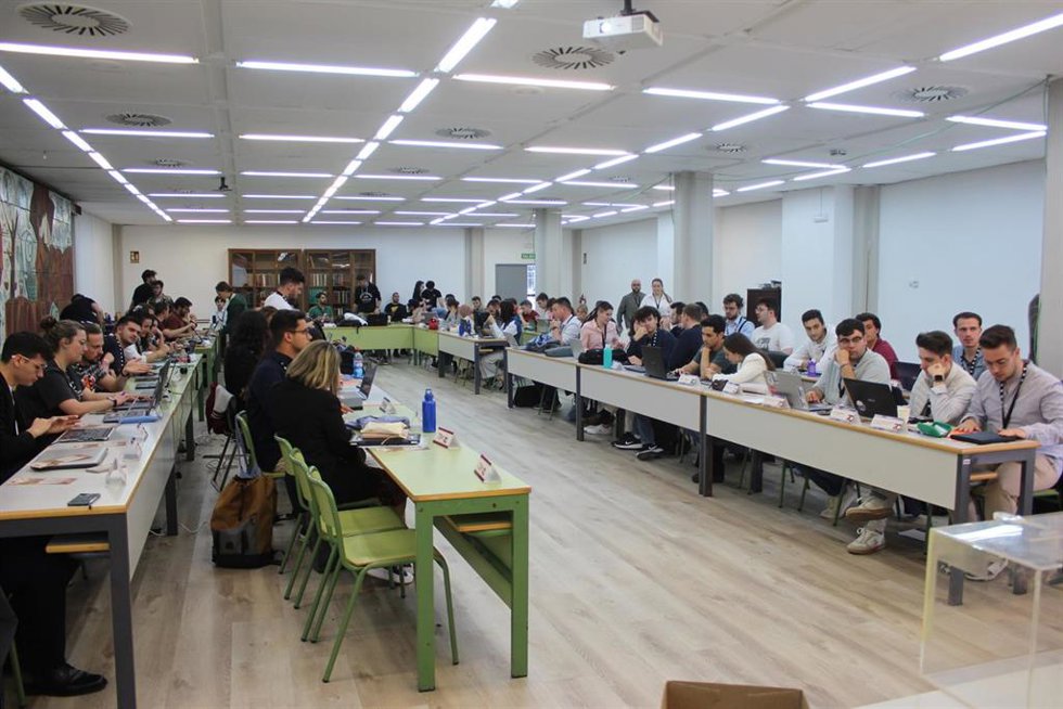 El estudiantado universitario, representado por la Coordinadora de Representantes de Estudiantes de Universidades Públicas (CREUP),
