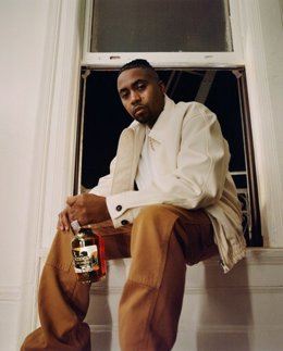 Hennessy and Nas join forces for Hip Hop 50th anniversary celebration including limited edition bottle and more.