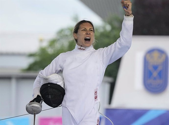La española Laura Heredia celebra una de sus victorias en la esgrima del pentatlón moderno de los Juegos Europeos de 2023