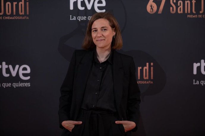Archivo - La directora Carla Simón posa en el photocall previo a la gala de entrega de la 67 edición de los premios RNE Sant Jordi de Cinematografía, a 25 de abril de 2023, en el Teatro Lliure de Barcelona, Cataluña (España). 