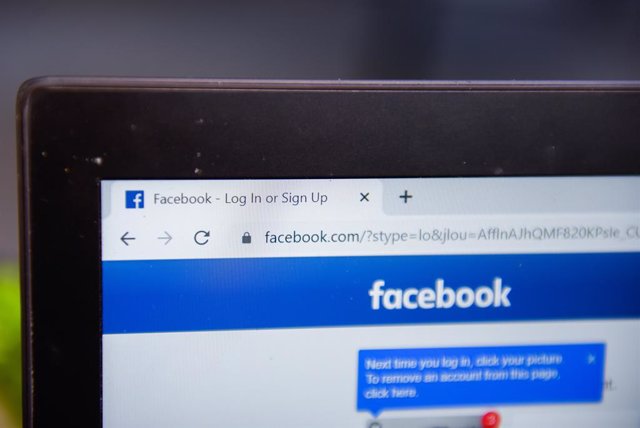 Archivo - December 11, 2019, Poland: In this photo illustration a Facebook login website is seen in a laptop.