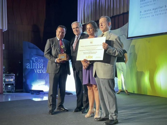 Catalina García valora la colaboración público-privada en promoción de la salud