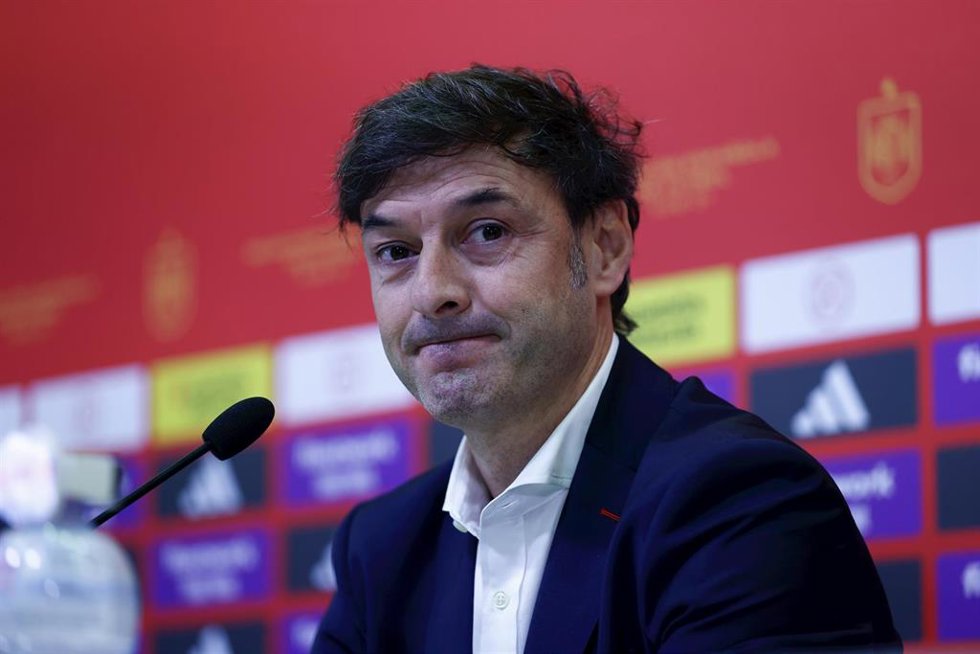 Archivo - Santi Denia, seleccionador nacional Sub-21, en una rueda de prensa