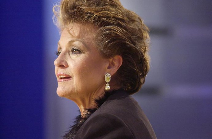 Archivo - CARMEN SEVILLA EN EL PROGRAMA HAY UNA CARTA PARA TI DE ANTENA 3    Europa Press / Europa Press  (Foto de ARCHIVO)  23/10/2002