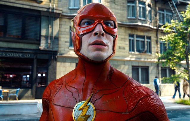 El fulgurante fiasco de The Flash: DC habría perdido menos dinero cancelando la película que estrenándola en cines