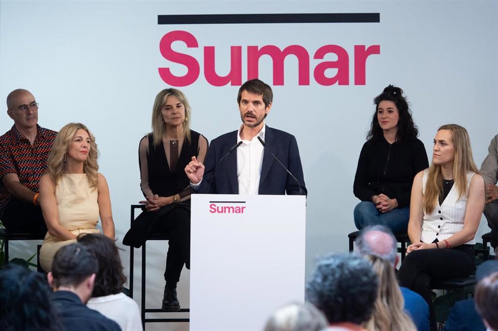 El portavoz de Sumar, Ernest Urtasun, interviene durante la  presentación del acuerdo de coalición, a 10 de junio de 2023, en Madrid (España).
