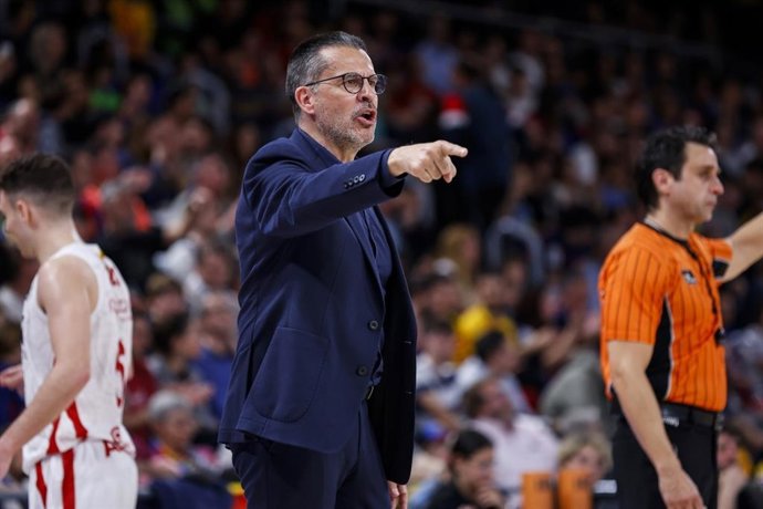 El entrenador del BAXI Manresa, Pedro Martínez, en un partido de la Liga Endesa