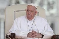 El Papa retoma las audiencias de los miércoles: "Hoy el dinero se gasta sólo en armas, no en alimentos"