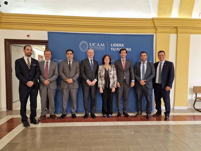 Firma del acuerdo entre Andbank y la Universidad Católica de Murcia (UCAM).