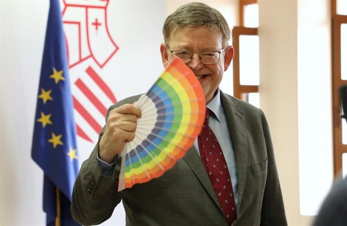 El 'president' de la Generalitat en funciones, Ximo Puig, ha exigido que no haya "pasos atrás" en el Día del Orgullo LGTBI y ha aseverado que estarán "radicalmente enfrente de aquellos que quieran coartar la libertad".