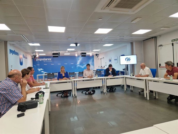 Reunión del PP con el comité de huelga de los funcionarios de la Administración de Justicia