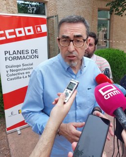 El secretario general de CCOO en Castilla-La Mancha, Paco de la Rosa