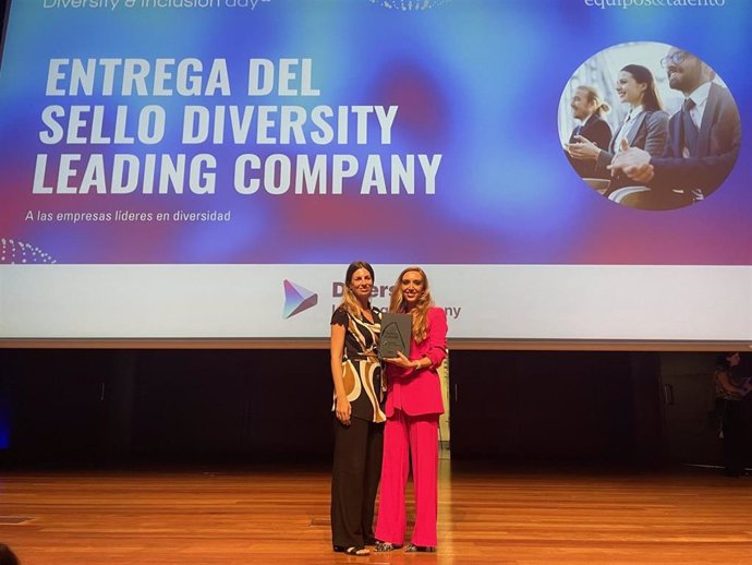 Caja Rural de Asturias recibe el galardón Diversity Leading Company