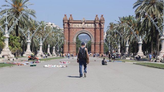 Imatge d'un home sense llar a Barcelona