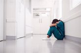 Foto: La salud mental de los médicos españoles no mejora tras la pandemia: el 40% se siente "sobrepasado"