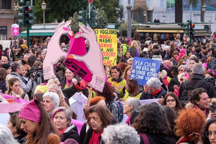 Archivo - Manifestación en Roma contra la violencia machista