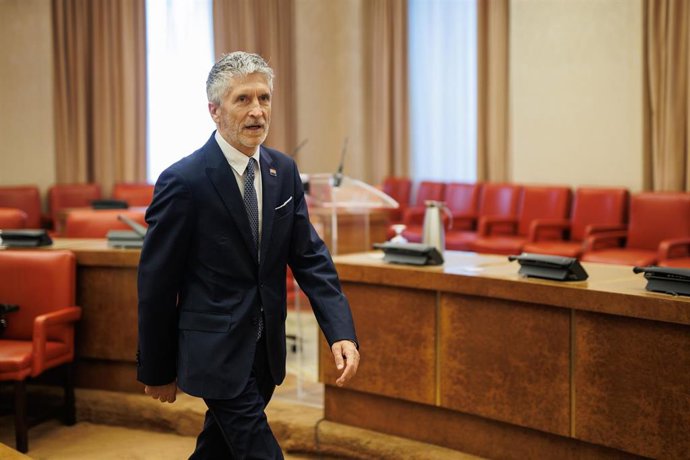 El ministro de Interior, Fernando Grande-Marlaska, a su llegada a un acto de recuerdo y homenaje a las víctimas del terrorismo en el Congreso