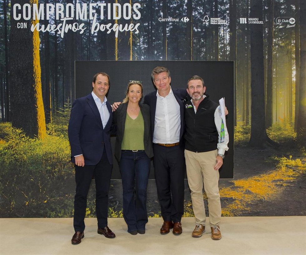 De izquierda a derecha: Peio Arbeloa (Mahou San Miguel), Odile Rodríguez de la Fuente, Alexandre de las Palmas (Carrefour España) y Gonzalo Anguita (FSC España)