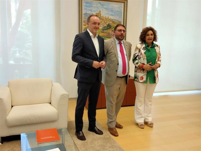 Javier Esparza, Unai Hualde y Yolanda Ibáñez.