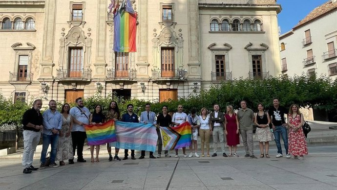 Alberca (2i), en el acto con motivo del Día del Orgullo Lgtbi.