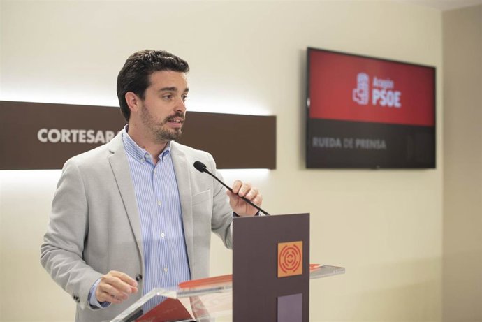 Archivo - El secretario de Organización del PSOE en Aragón, Darío Villagrasa