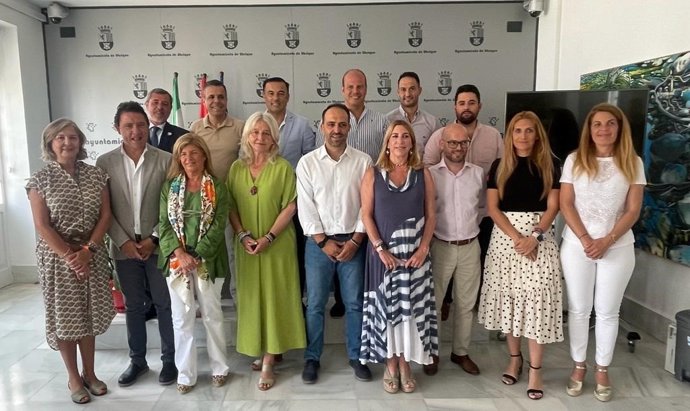 La delegada del Gobierno de la Junta de Andalucía en Cádiz, Mercedes Colombo, visita el Ayuntamiento de Ubrique