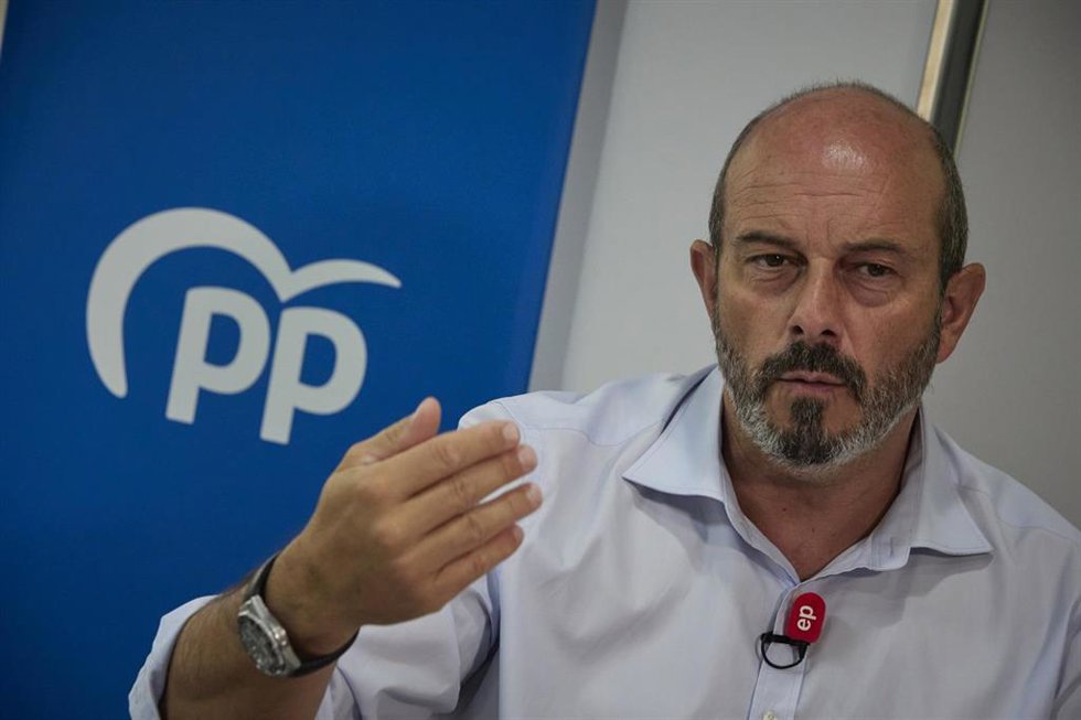 Archivo - El vicesecretario nacional de Coordinación Autonómica y Local del PP, Pedro Rollán, durante una entrevista para Europa Press, en la sede del Partido Popular, a 11 de agosto de 2022, en Madrid (España).