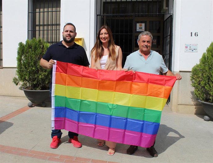 La candidata número uno del PSOE por Málaga al Congreso, Mari Nieves Ramírez, y el segundo teniente de Alcaldía de Villanueva de Algaidas,, Sergio Aranda.
