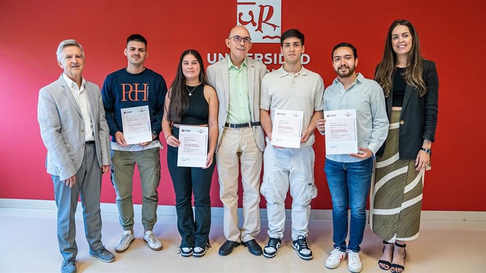 La Cátedra Extraordinaria de la Empresa Familiar de la UR entrega el Premio al Mejor Plan de Negocio a Vitalia Plus