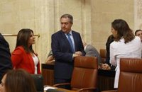 Espadas acusa a Moreno de hacerse "cómplice de la cesión" del PP a Vox en derechos tras un discurso "decepcionante"