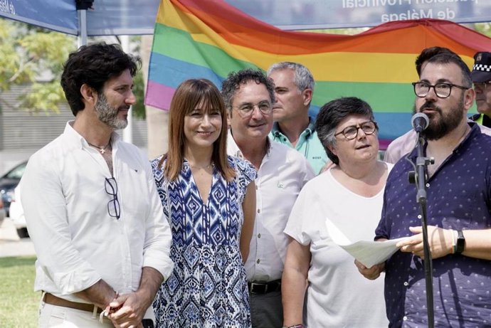 Lectura de manifiesto en el Día del Orgullo.