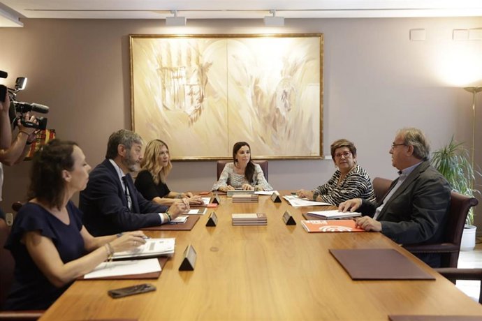 Primera reunión de la Mesa de las Cortes de Aragón en esta XI Legislatura.