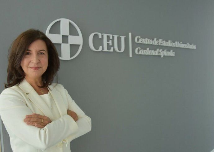 La directora del Centro de Estudios Universitarios Cardenal Spínola CEU, Beatriz Hoster.