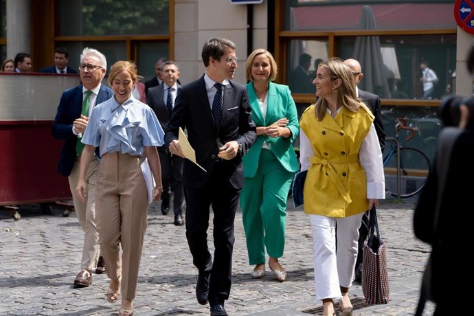 Gonzalo Capellán con parte de su equipo