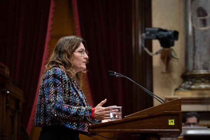 Archivo - La consellera de la Presidencia de la Generalitat, Laura Vilagr, en una imagen de archivo en el Parlament. 