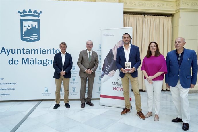Presentación de la obra 'El querido hermano' de Joaquín Pérez Azaústre, XVI Premio Málaga de Novela