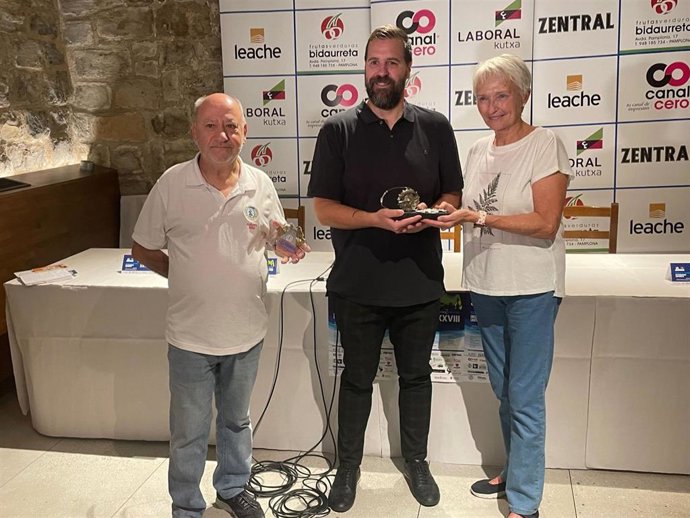 La Jarana distingue a la jotera Mari Cruz Corral con su premio el Bombo y organiza este domingo la Carrera del Encierro.