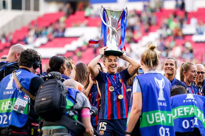 Lucy Bronze of FC Barcelona celebrates after winning the UEFA Women's Champions League, Final football match between FC Barcelona and VfL Wolfsburg on June 3, 2023 at the PSV Stadion in Eindhoven, Netherlands - Photo Joris Verwijst / Orange Pictures / D