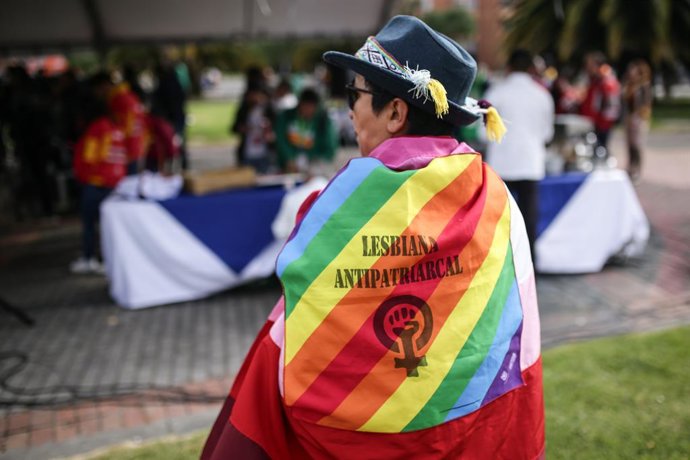 BOGOTÁ. 28 de junio de 2023. Con una ceremonia especial resaltando la importancia de la inclusión y reconocimiento de la comunidad LGBTI, la alcaldesa de Bogotá, Claudia Lopez y el embajador de los Estados Unidos, Francisco Palmieri, participaron del