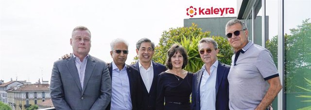 From Left to Right: Troy Reynolds, Chief Legal & Compliance Officer, Tata Communications; Mysore Madhusudhan, EVP - Collaboration and Connected Solutions, Tata Communications; Tri Pham, Chief Strategy Officer, Tata Communications; Kathy Miller, Director B