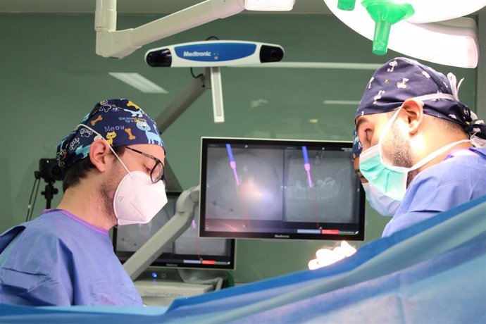 Vithas Vigo utiliza neuronavegación 3D para mejorar la precisión de sus cirugías de columna vertebral.