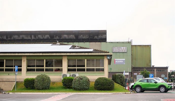 Archivo - Fábrica de la empresa Global Steel Wire (GSW) en Santander.