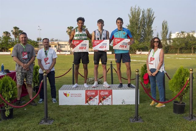 Uno de los podios del XXXV Encuentro de Atletismo de la Diputación de Cáceres
