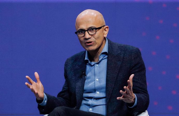 Archivo - El CEO de Microsoft, Satya Nadella, en el Mobile World Congress 2019 