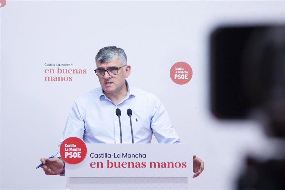 El presidente del grupo socialista en las Cortes de Castilla-La Mancha, Ángel Tomás Godoy.