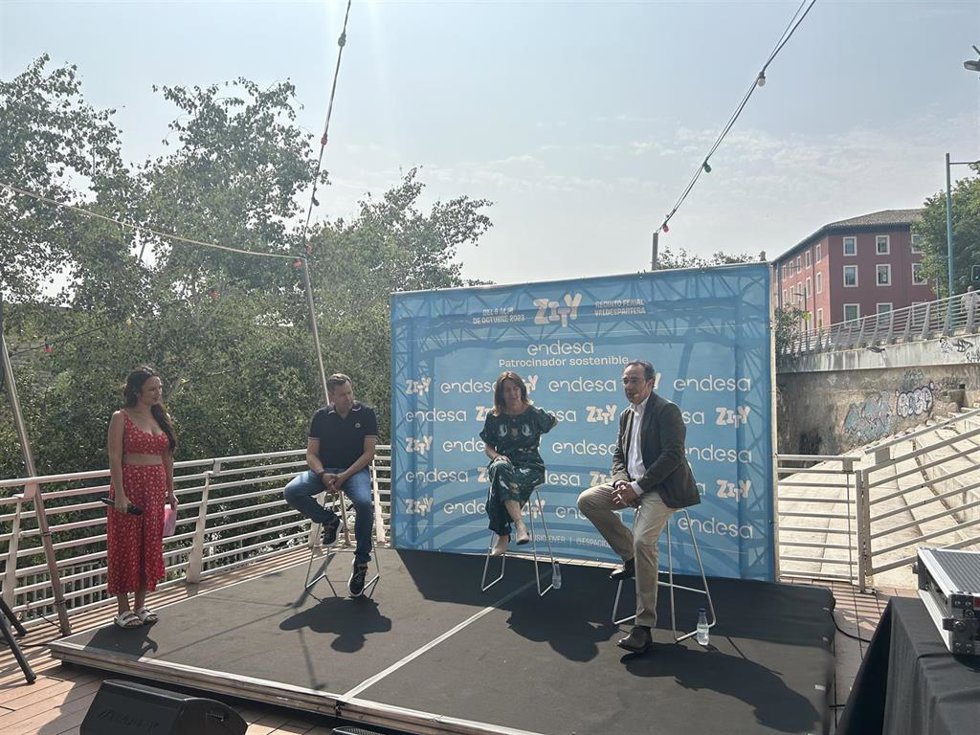 Esta mañana Endesa ha presentado su patrocinio con Espacio Zity en la terraza del restaurante Tres Mares, en la ribera del Ebro
