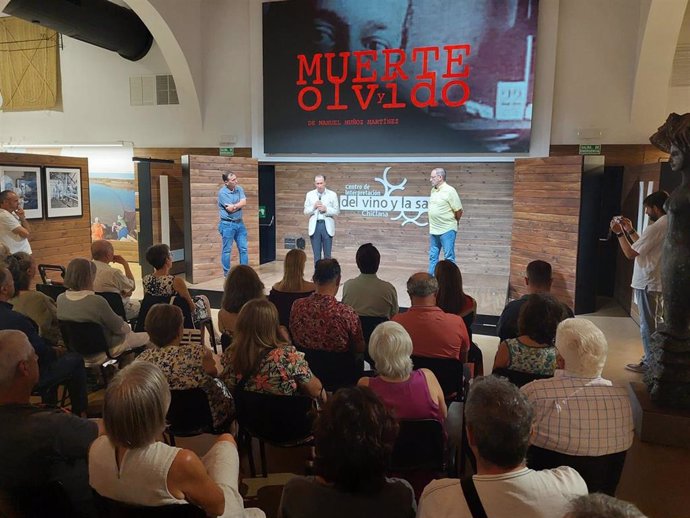 Presentación del documental Muerte y olvido de Manuel Muñoz Martínez.